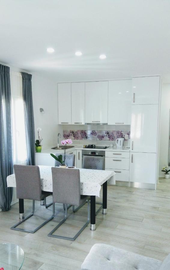 Apartment Davorka Makarska Buitenkant foto